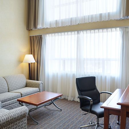 Holiday Inn Hotel & Suites London By Ihg Eksteriør bilde