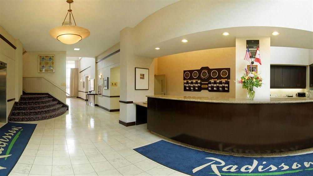 Holiday Inn Hotel & Suites London By Ihg Eksteriør bilde
