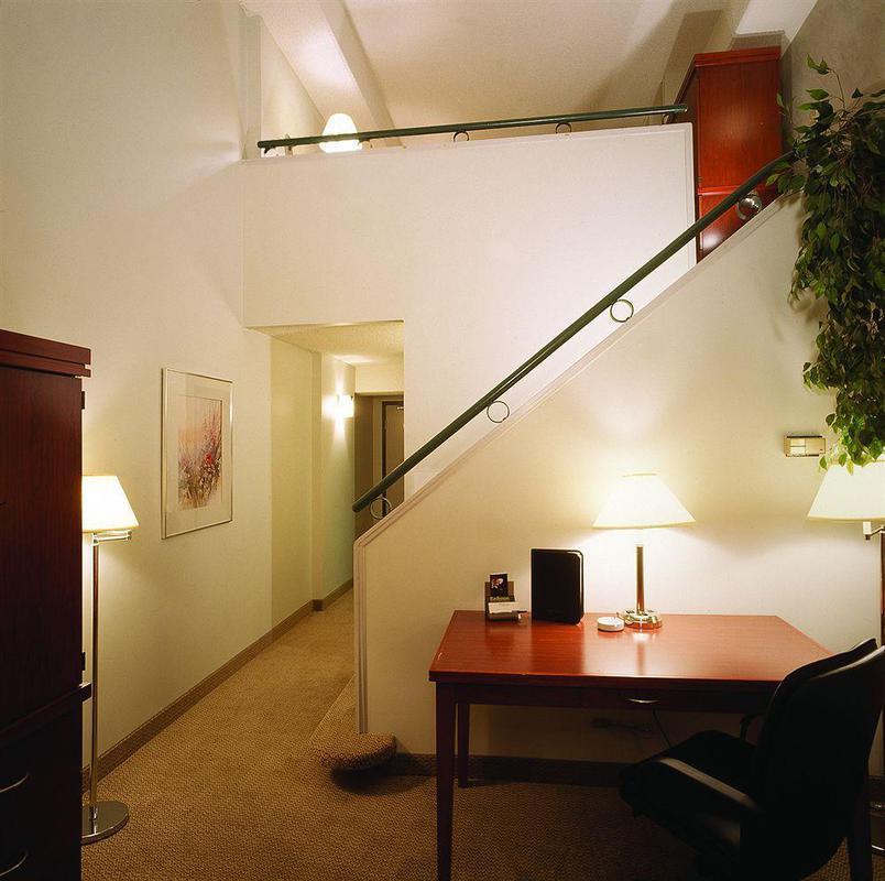 Holiday Inn Hotel & Suites London By Ihg Eksteriør bilde