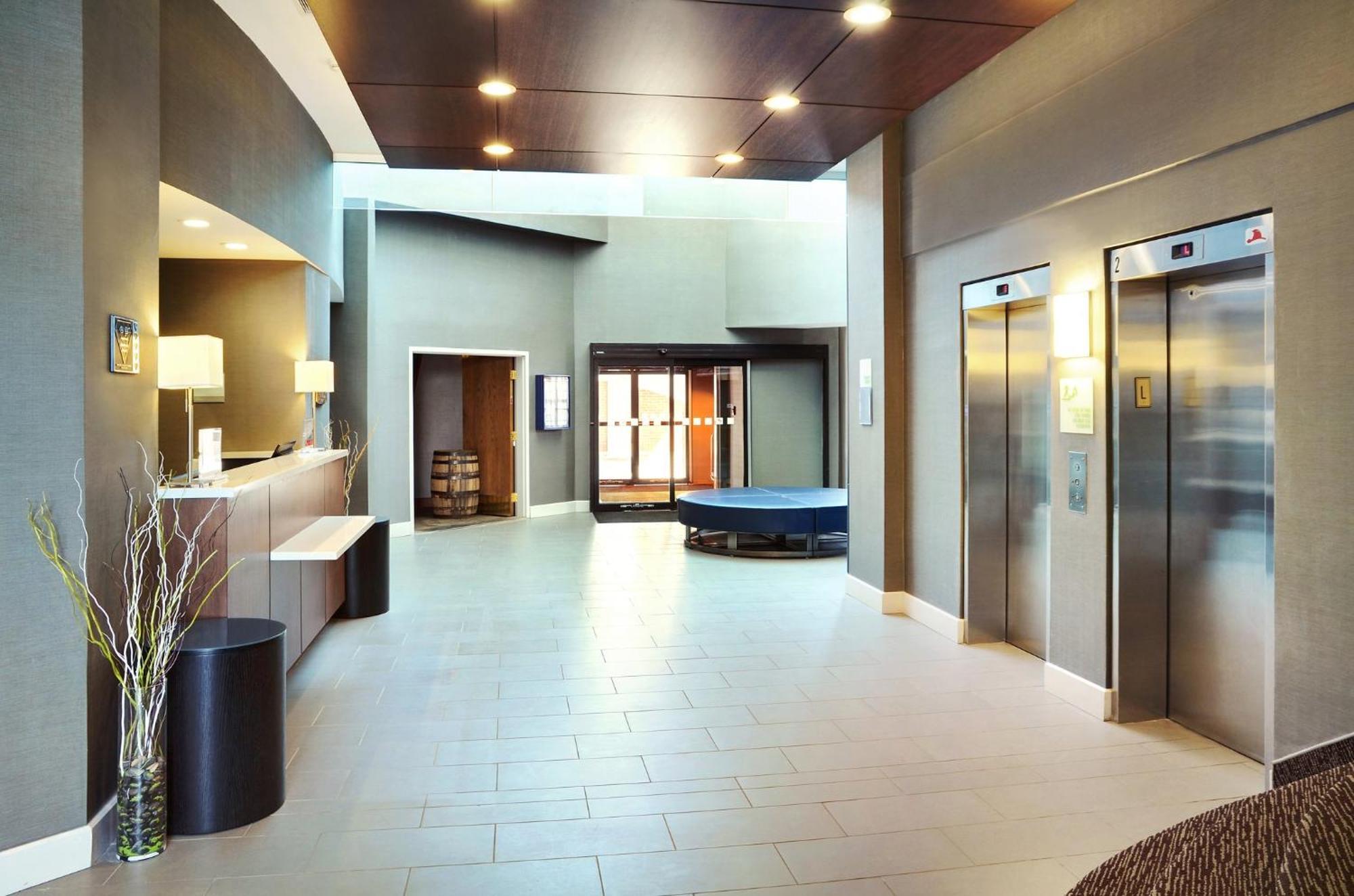 Holiday Inn Hotel & Suites London By Ihg Eksteriør bilde